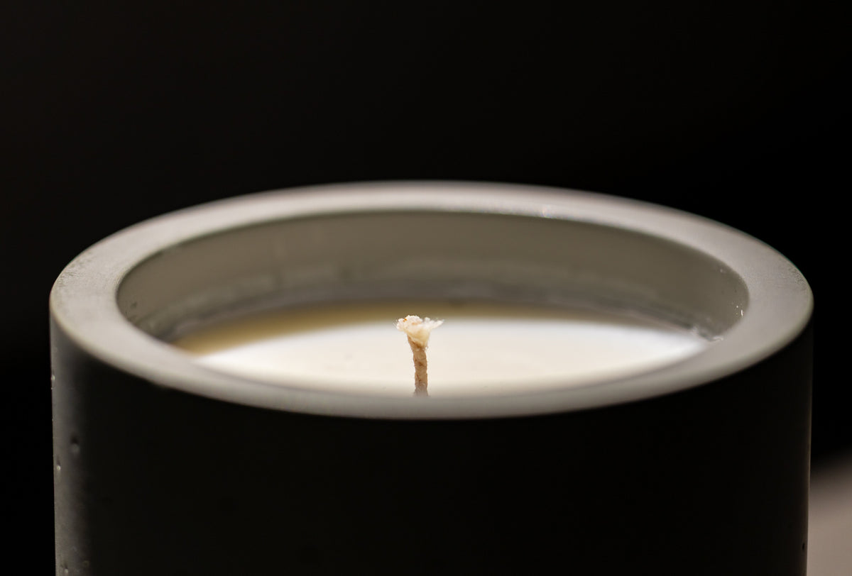 Clean-burning soy candle — what makes a candle non-toxic